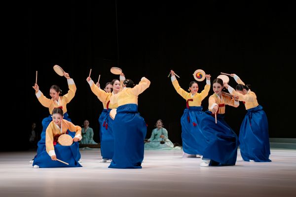 Gyobang Gutgeori Dance