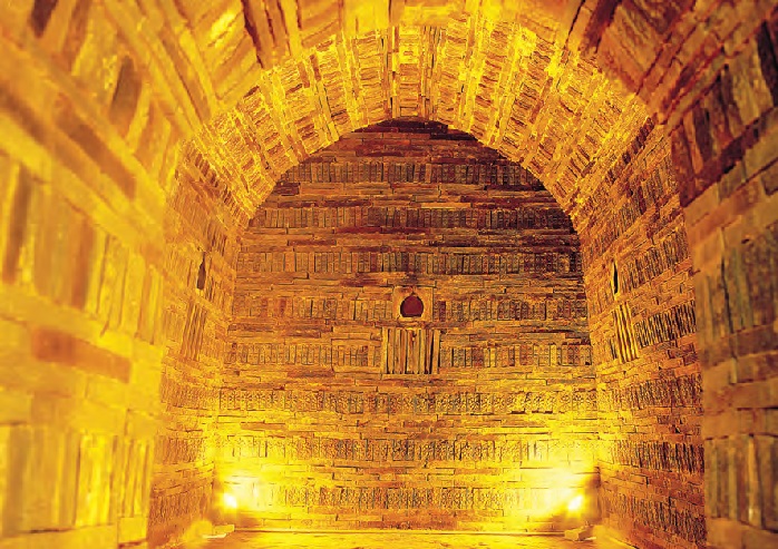 Tomb of King Muryeong (Gongju, Chungcheongnam-do). The burial chamber of the tomb of King Muryeong, the 25th ruler of Baekje, and his consort shows the influence of the Chinese Southern Dynasties.